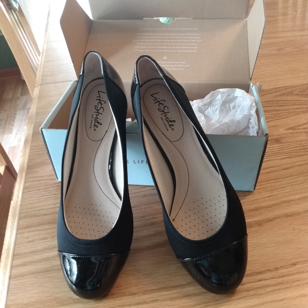 Shoes - Picture 3 of 4
